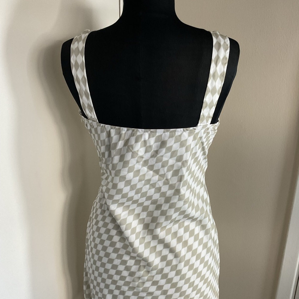 Princess Polly Granberg Mini Dress Size 8 Checkered V-Neck Black White Plaid - Picture 7 of 8